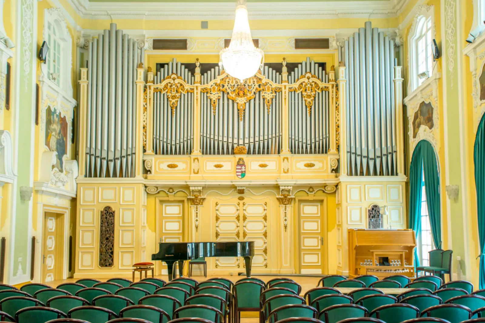 The concert hall at the Bartók Béla Music Institute